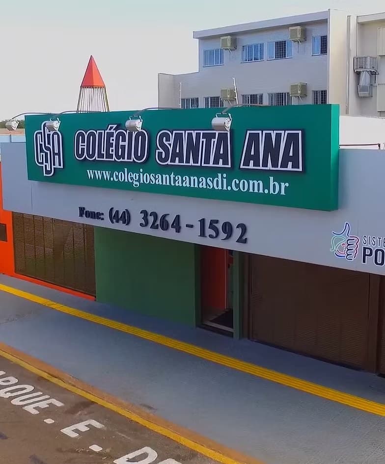 Fachada do Colégio Santa Ana, em Sarandi, PR